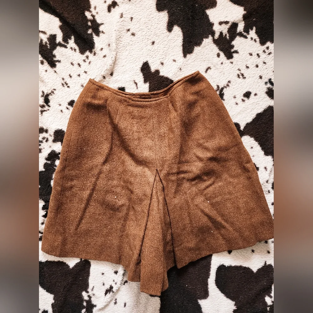 WOMEN'S 70'S PLEATED WOOL SHORTS - CHESTNUT BROWN - Picture 4 of 8
